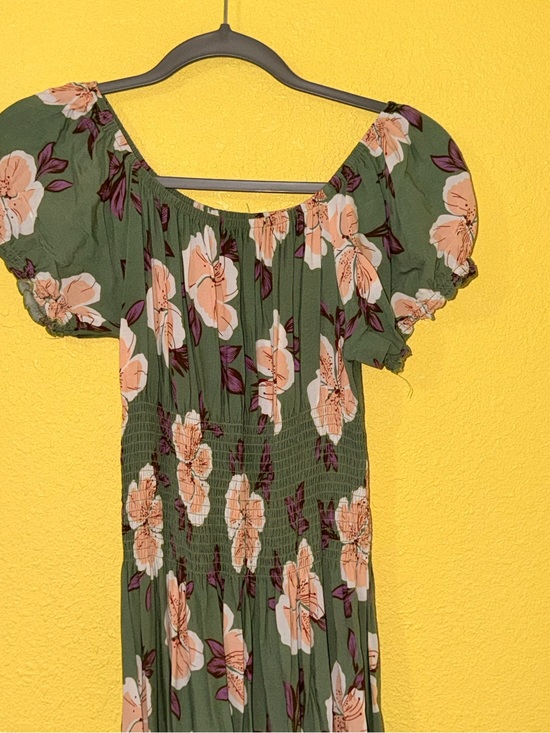 non brand Dresses & Skirts - Olive Green Floral Maxi Dress with Puff Sleeves